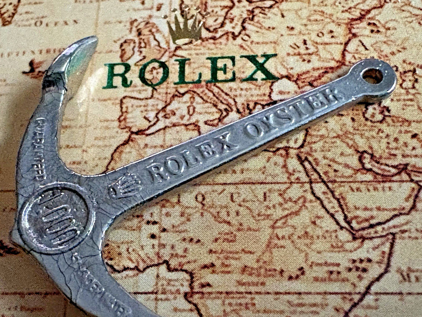 ROLEX SUBMARINER 16610 14060 Anchor 300 Metres 1000 Feet DAMAGED – NO CHAIN OEM