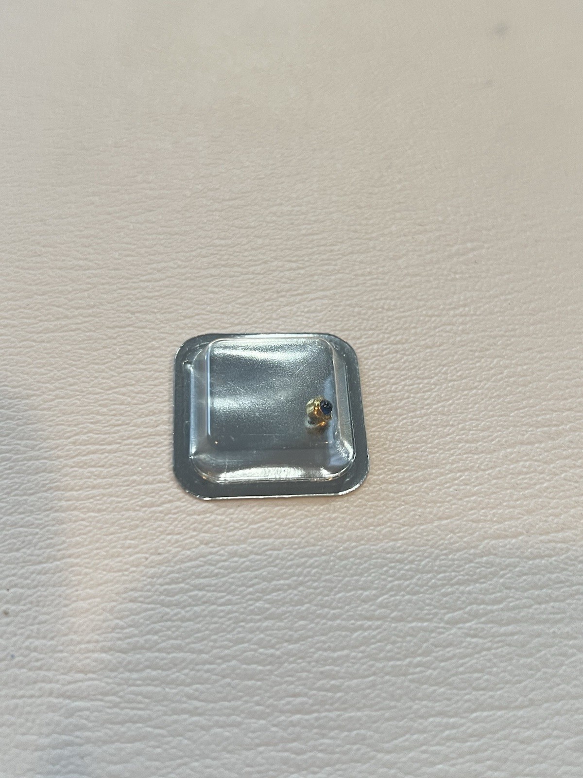 Cartier Tank Must GM Crown. Part# VC070160.