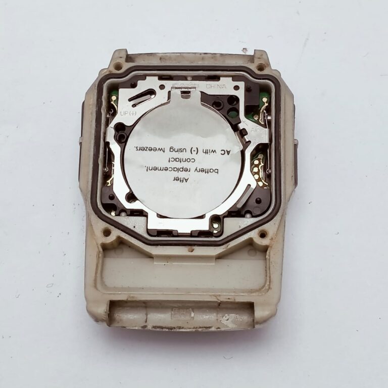Casio WBD-32 Illuminator Calculator 2888 Vintage Watch For Parts