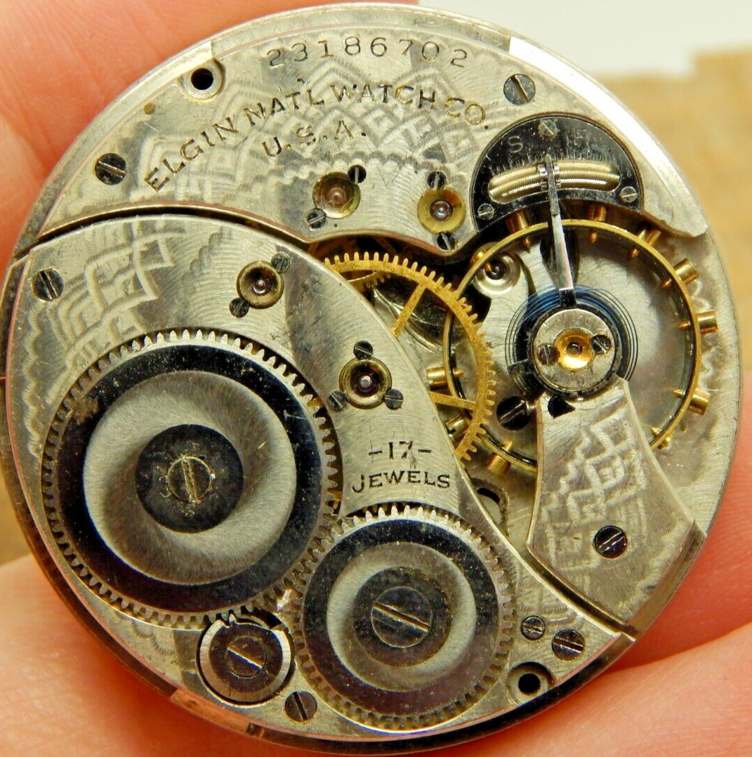 Antique Elgin Pocket watch movement 12s 17j Grade 345 Circa 1921