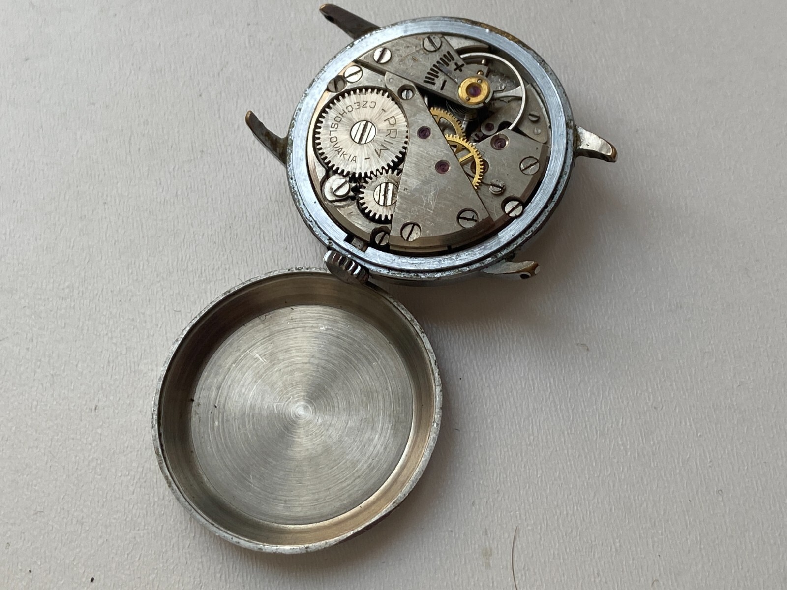 VINATEG WOMEN WATCH PARTS PRIM CZEHOSLOVAKIA 15 JEWELS CAL TYP 014 RRR