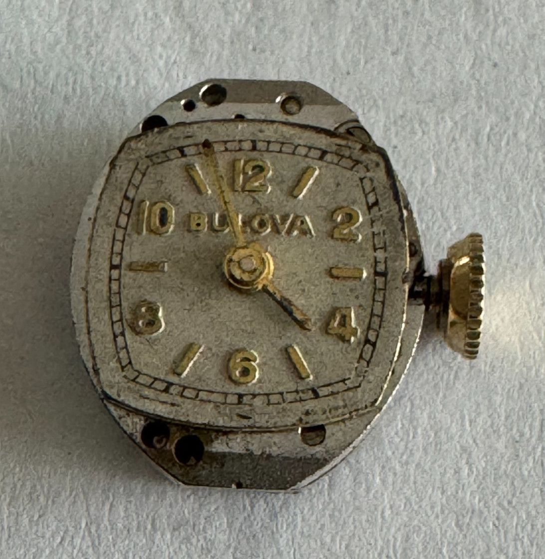 VINTAGE LADIES BULOVA WRISTWATCH MOVEMENT CAL. 5AB KEEPING TIME 17 JEWEL!