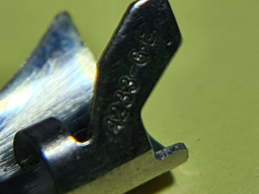 GENUINE OYSTER BRACELET NUMBER 4233 END LINK PIECE SEIKO SINGAPORE 7002-7039