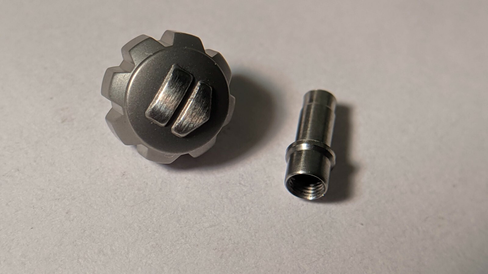 Unbranded Swiss Made crown for Formula 1, 7.8mm Screw w Tube NEW CAR-7801 WHITE