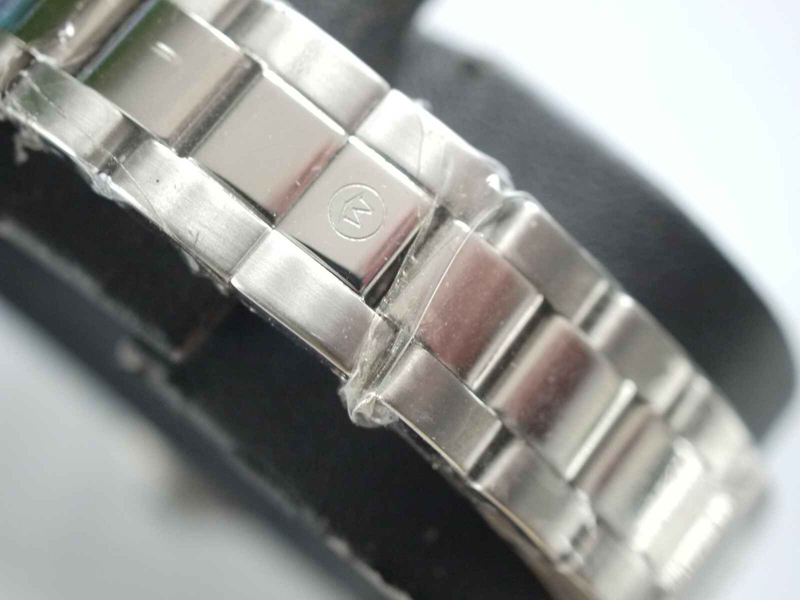 Movado Sportivo Lady Diamond Bezel Black Dial Ø28mm Ref.10883211-it works -super