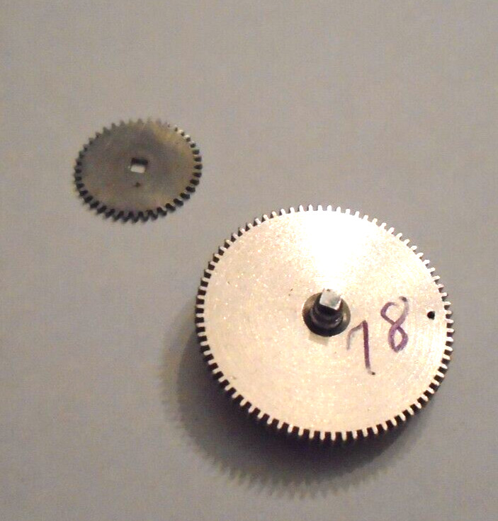 ILLINOIS 18 SIZE POCKETWATCH BARREL , ARBOR AND RATCHET WHEEL —— CC- 116