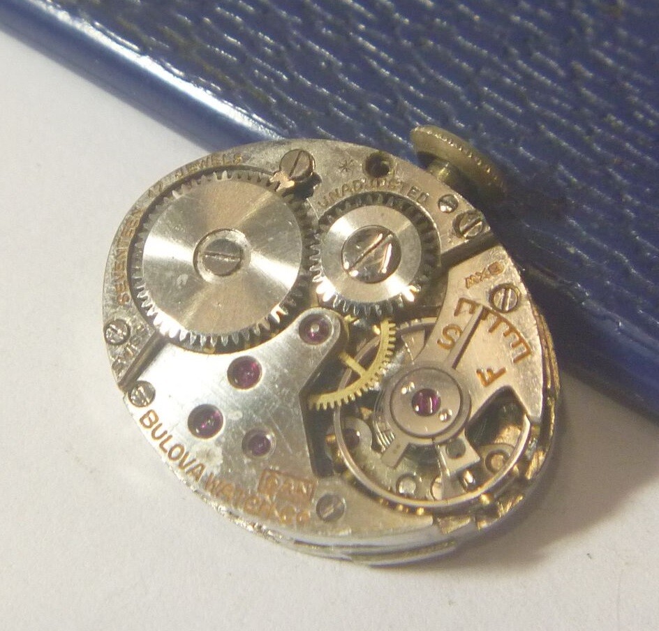 1941 Bulova Watch Co Ladies 17 Jewels Caliber 6AN Movt Dial Hands- RUNS !!