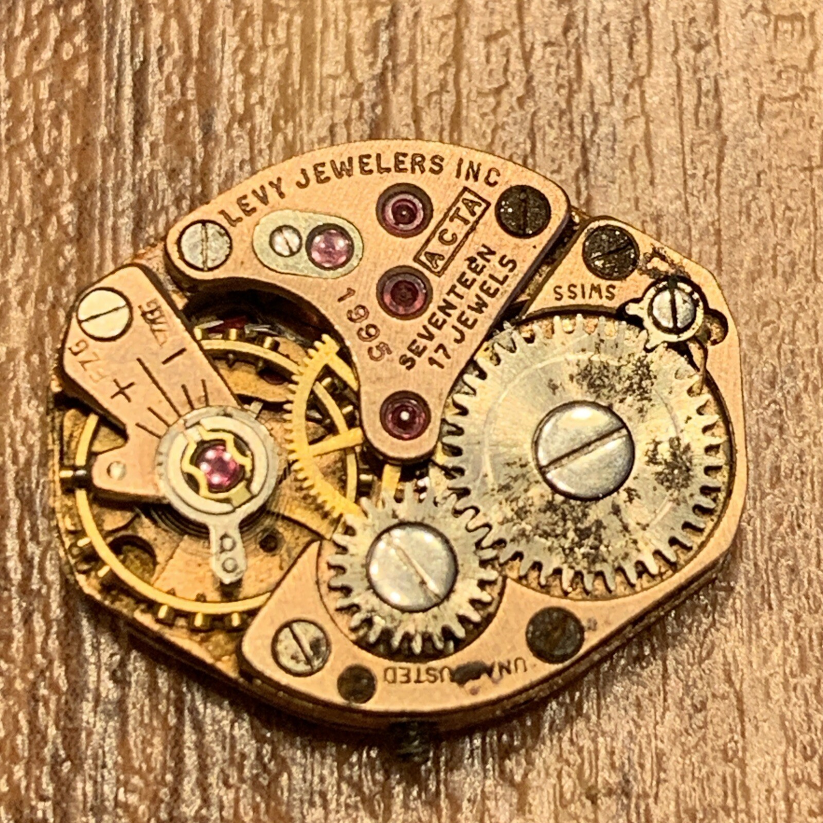 Vintage Levy Watch Movement For Parts/Repair 17j ACTA 1995