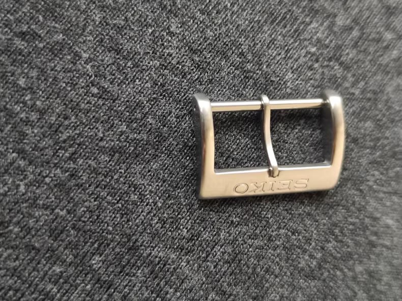 Genuine SEIKO silver brushed finish buckle with pin clasp, 18mm and 20mm sizes