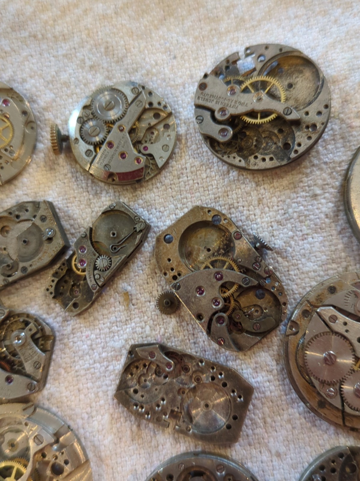 Lot Of 39 Assorted Vintage Watch Movement Parts. See the Pictures. 6.6 Ounces!!