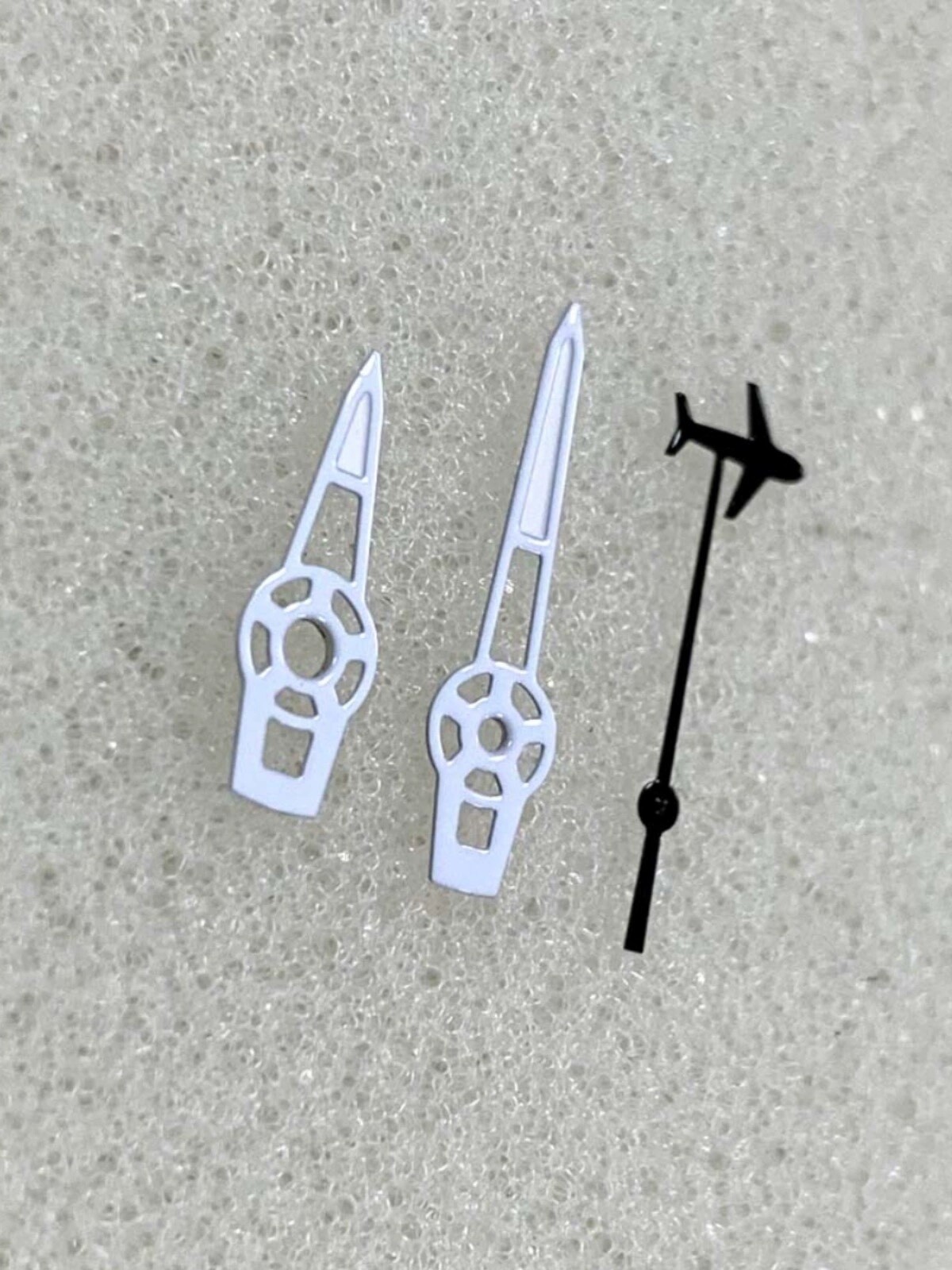 1Set Moving Airplane Flying Watch Hands For NH35 NH36 ETA2824/2836 8 x12x12.5mm