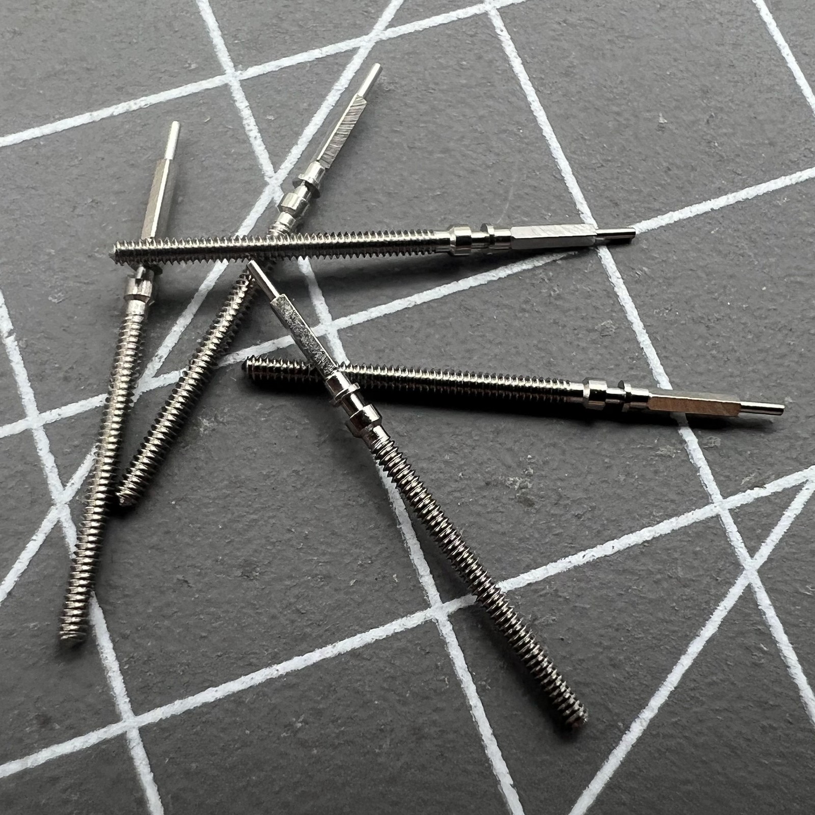 2 PIECES Watch Winding Stems Spare Parts for Omega 560 561 562 564 565 Movements