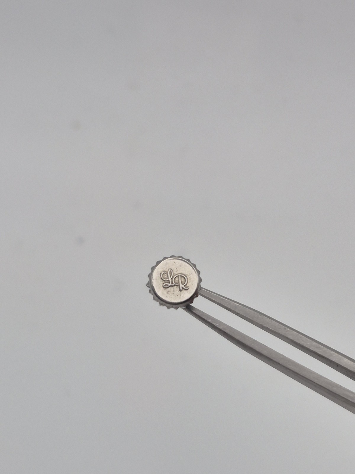 Lucien Rochat Corona 6.1mm x 3.8mm Step 90 Tube 2.5mm Screw Crown