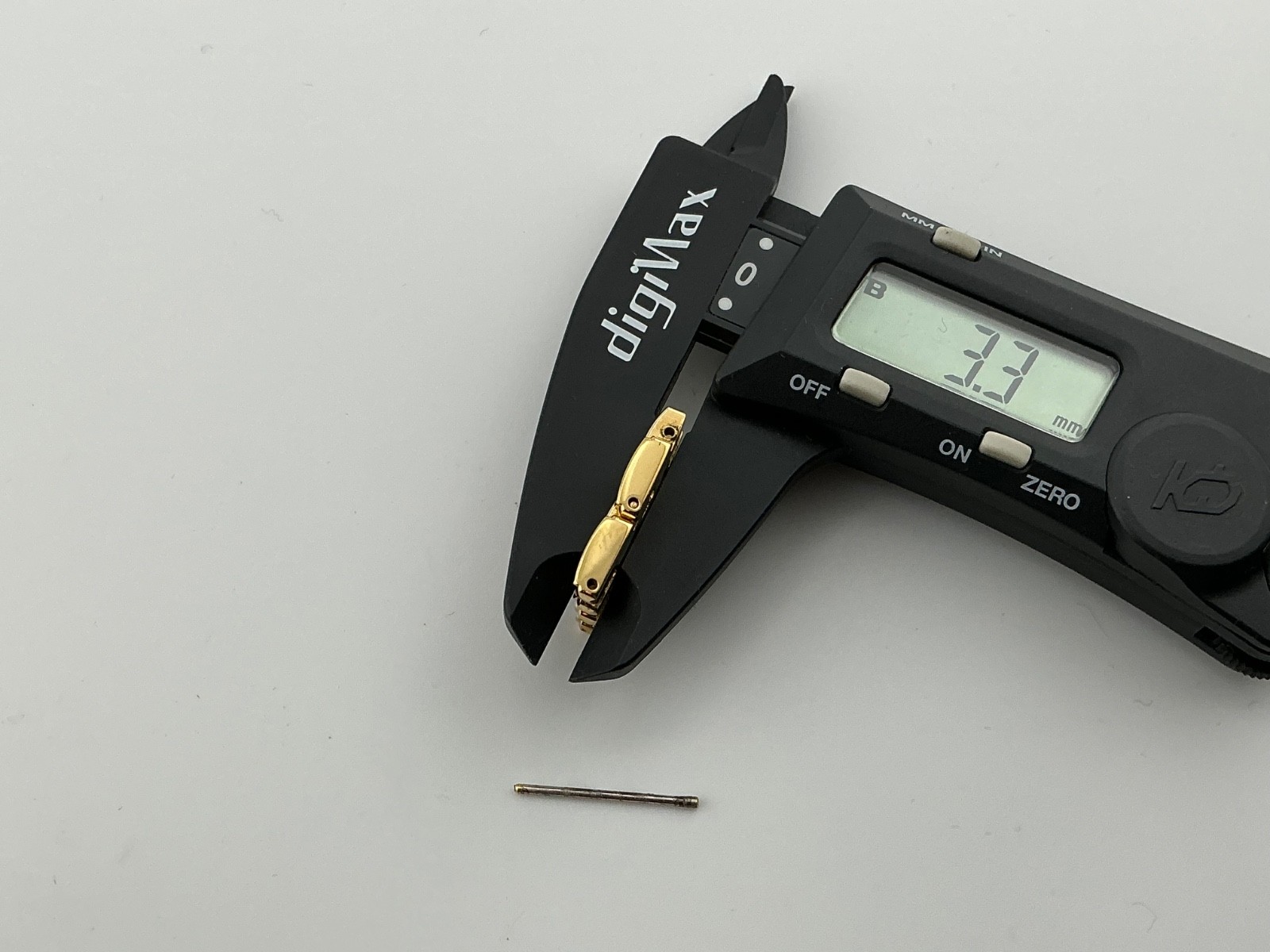 Wittnauer Watch 2 Links Model 12A07 and 12A08 Gold Tone 20mm