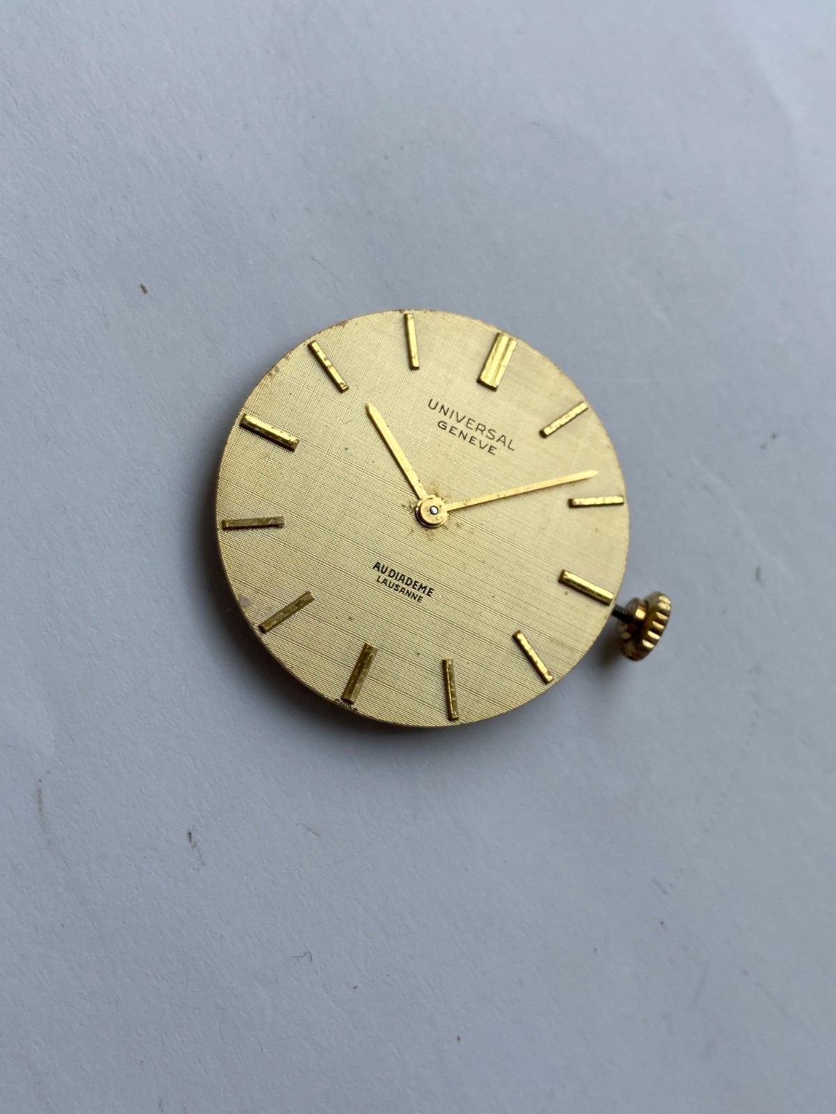 VINTAGE MEN WRIST WATCH FOR PARTS MOVEMENT UNIVERSAL GENEVE AU DIADEME CAL. 820