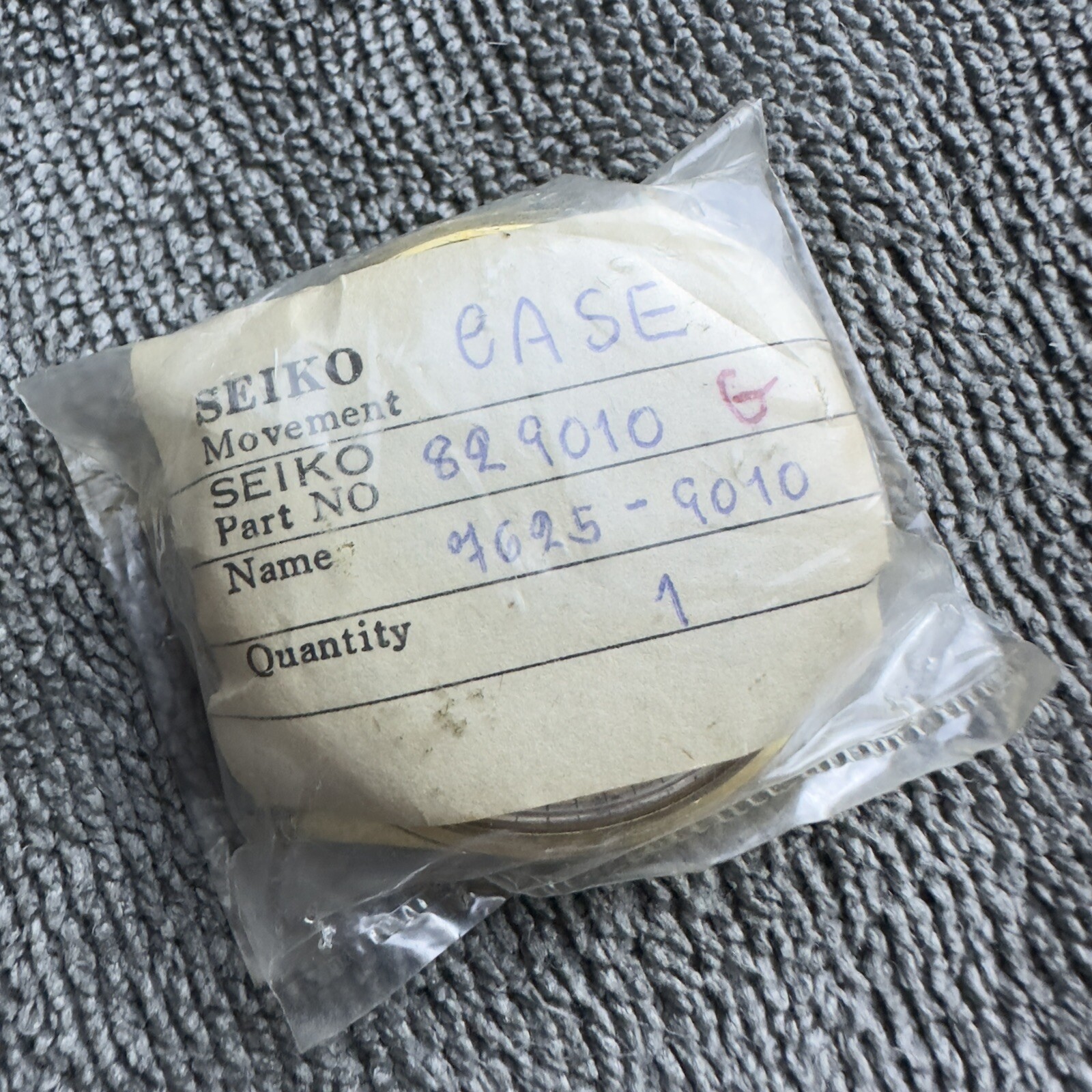 ORIGINAL NEW OLD STOCK ‘1964 VINTAGE SEIKO SPORTSMATIC 829010 EGP 20MCR CASE