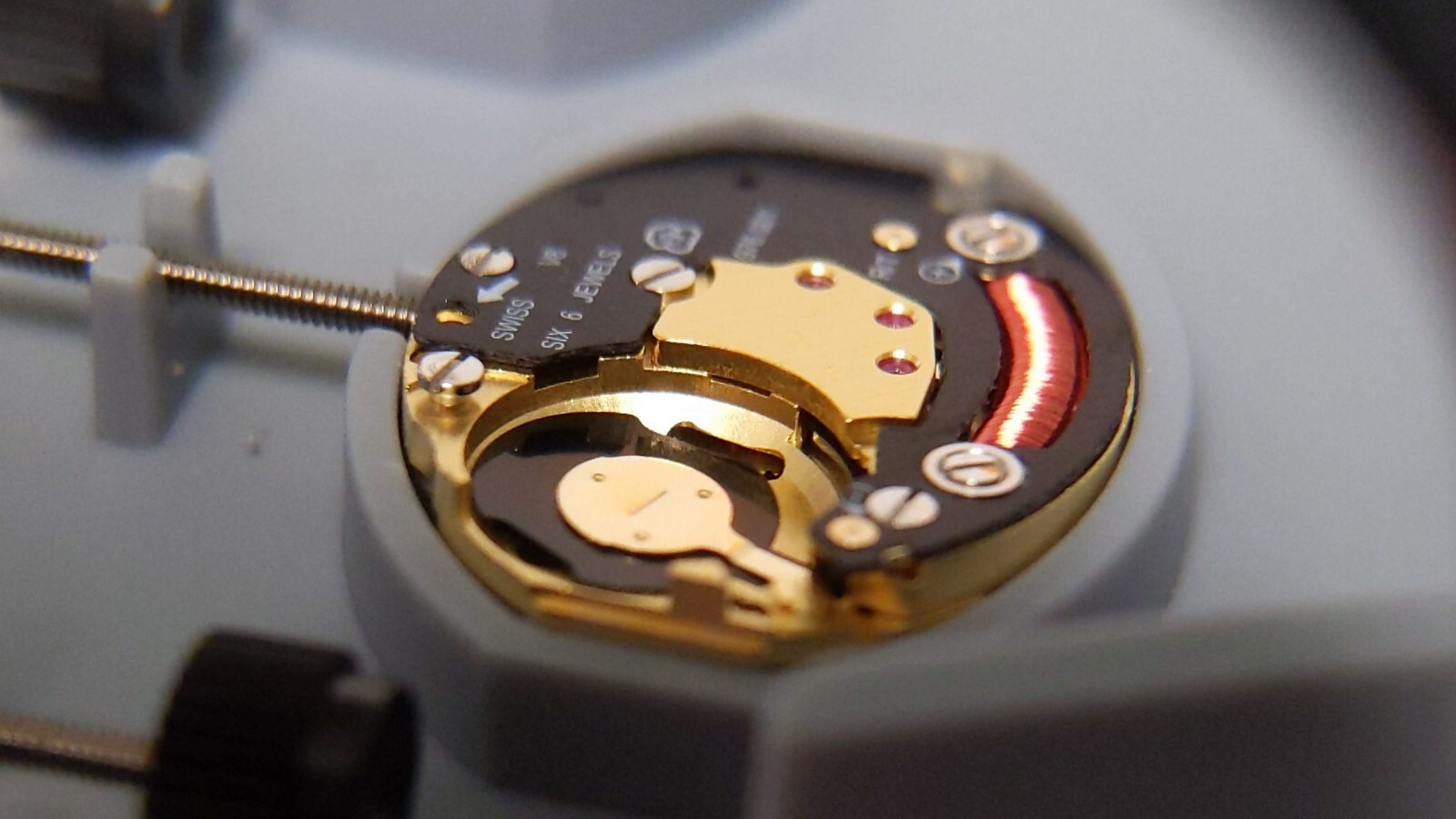 ETA 976.001 watch movement SS1 V8 Aig 1 (H1) NEW yellow 2 hands SS1