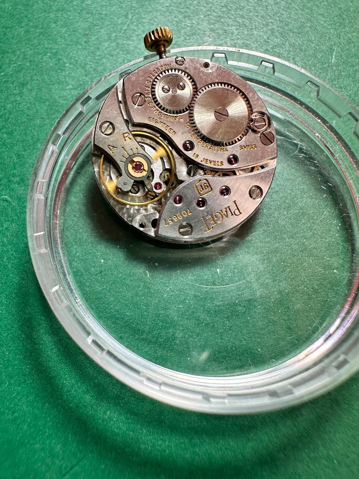 Piaget 9P Swiss Manual Wind Movement — working