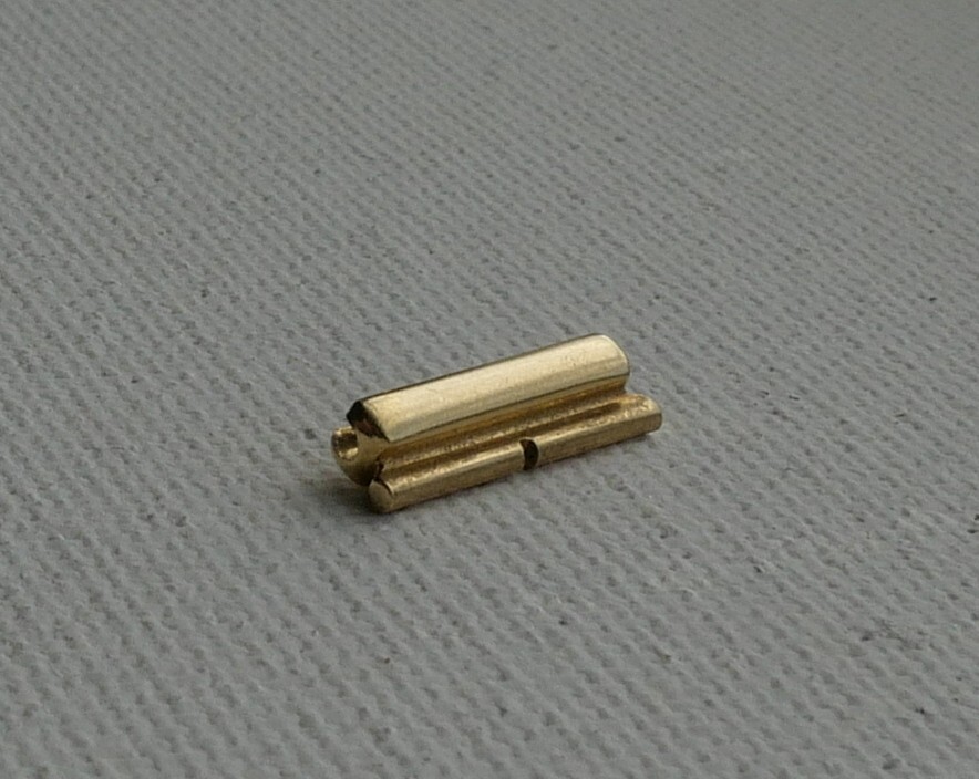 18K YELLOW GOLD PIAGET POLO HALF LINK