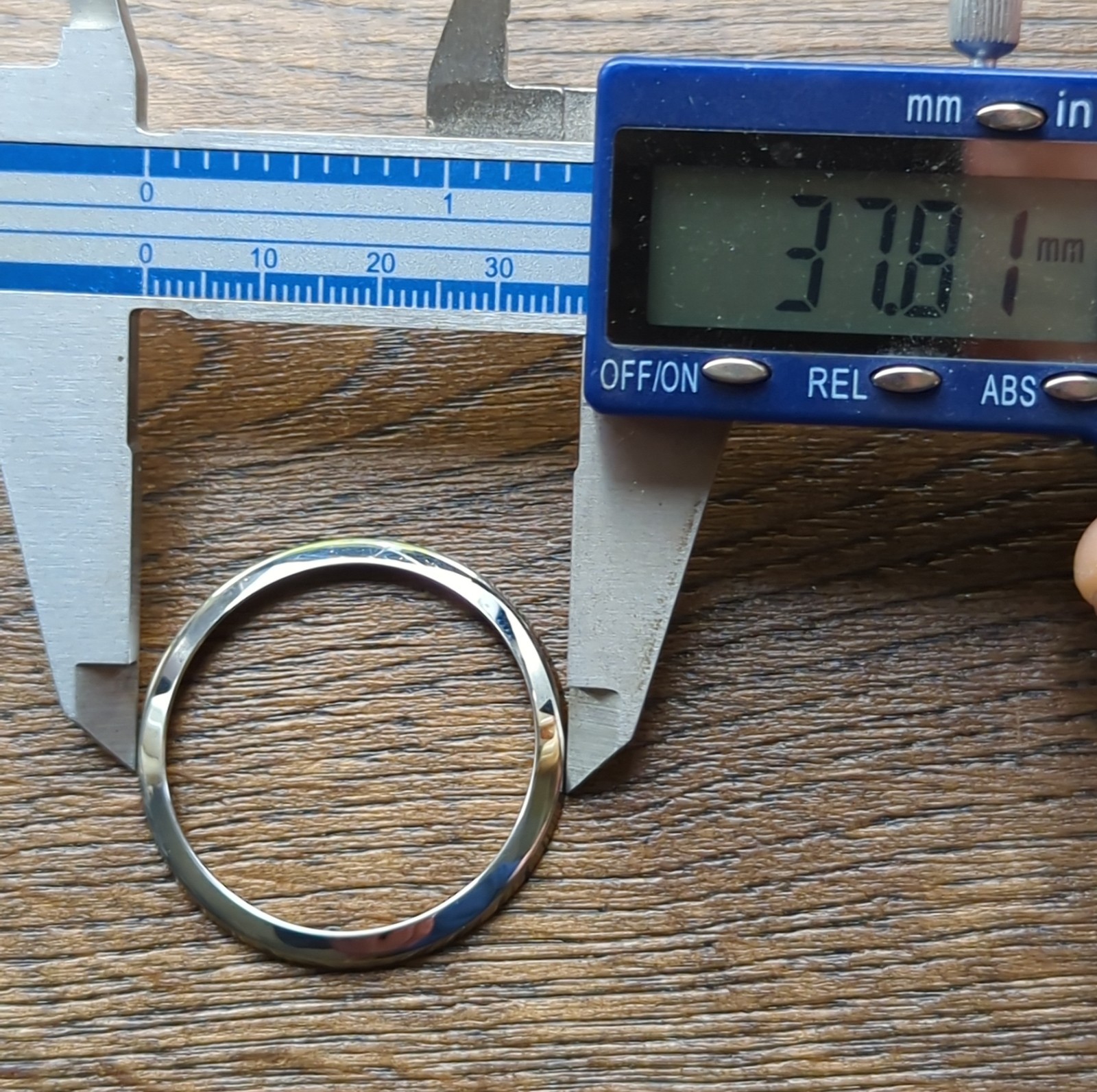 Tag Heuer WJF211D Link Tiger Woods Watch Bezel Part Used (A85)