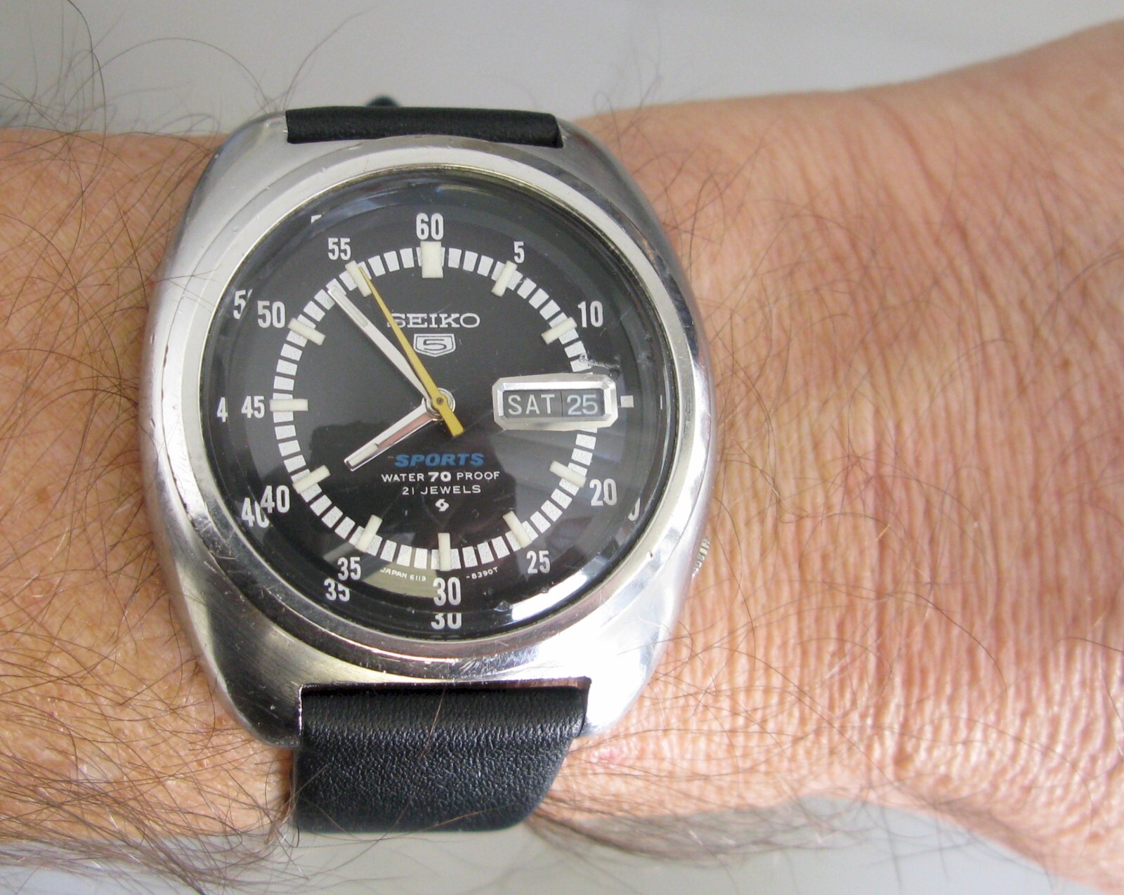 Seiko 5 Watch Sports 70 m 21 jewels 6119 8390 in stainless steel