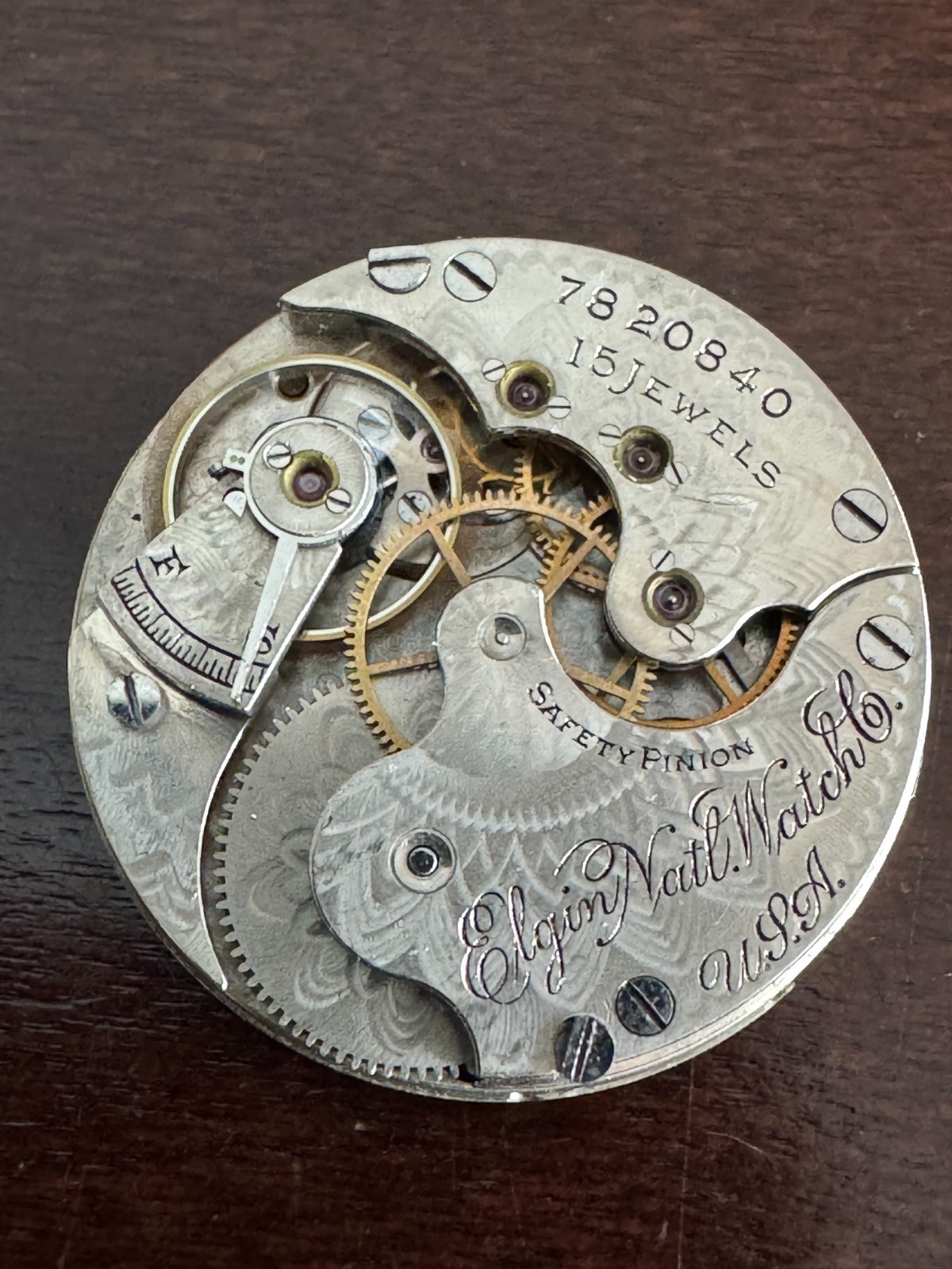 VINTAGE 0 SIZE ELGIN POCKET WATCH MOVEMENT GR. 130 KEEPING TIME 15 JEWEL