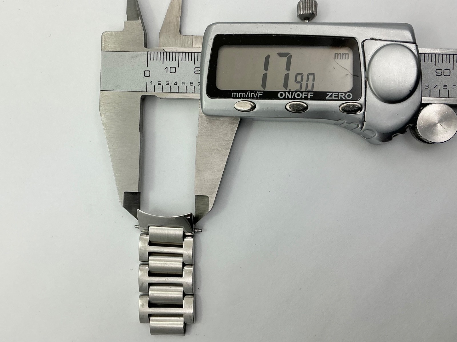Movado MB.01.3.14.6103 Stainless Steel MB 01 3 14 6103 CONTINUOUS Partial Band