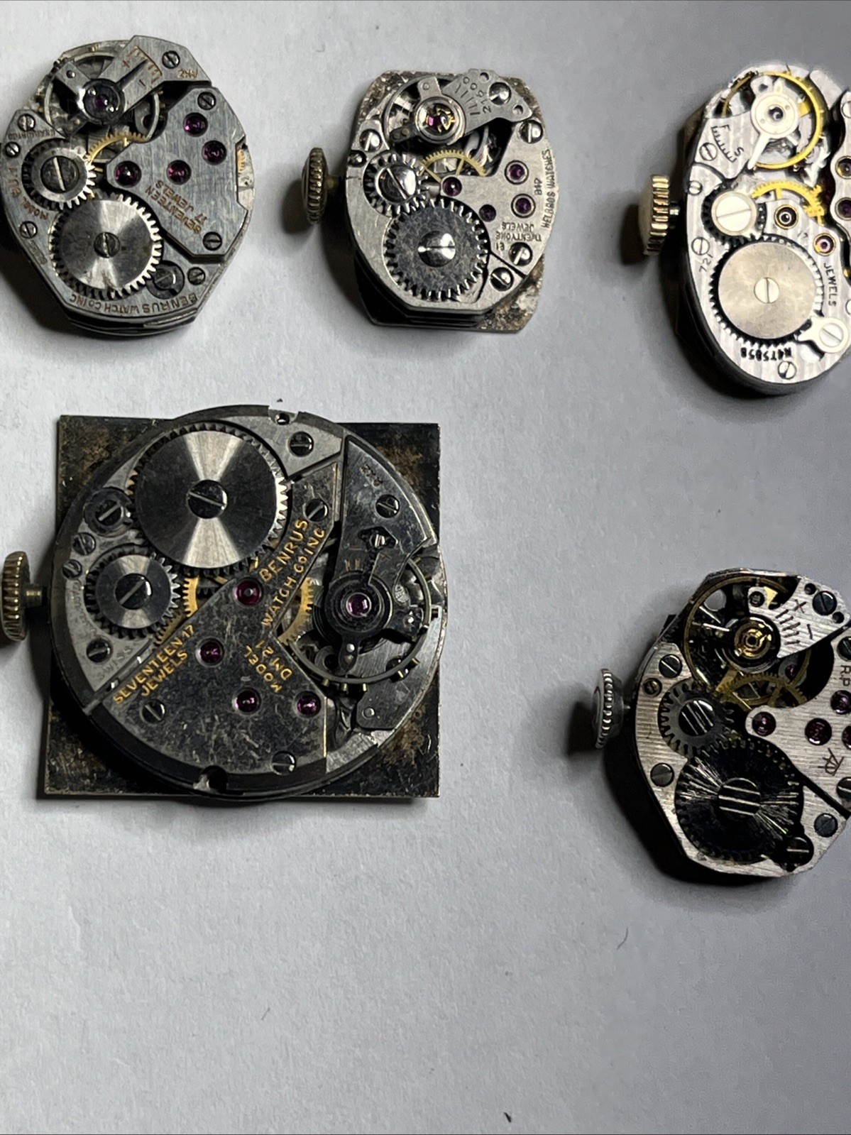 Lot Of 21 Vintage Wrist Watch Movements Bulova, Gruen, Others For Parts Repair