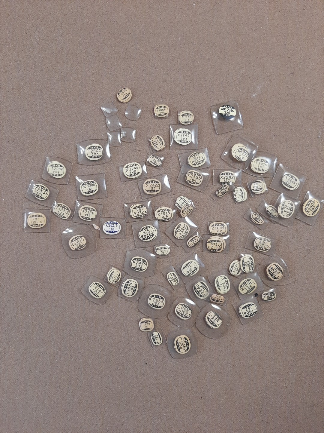 LOT OF 60 PLUS B B GLASS WATCH CRYSTALS WATCHMAKER REPAIR PLUS BOXES