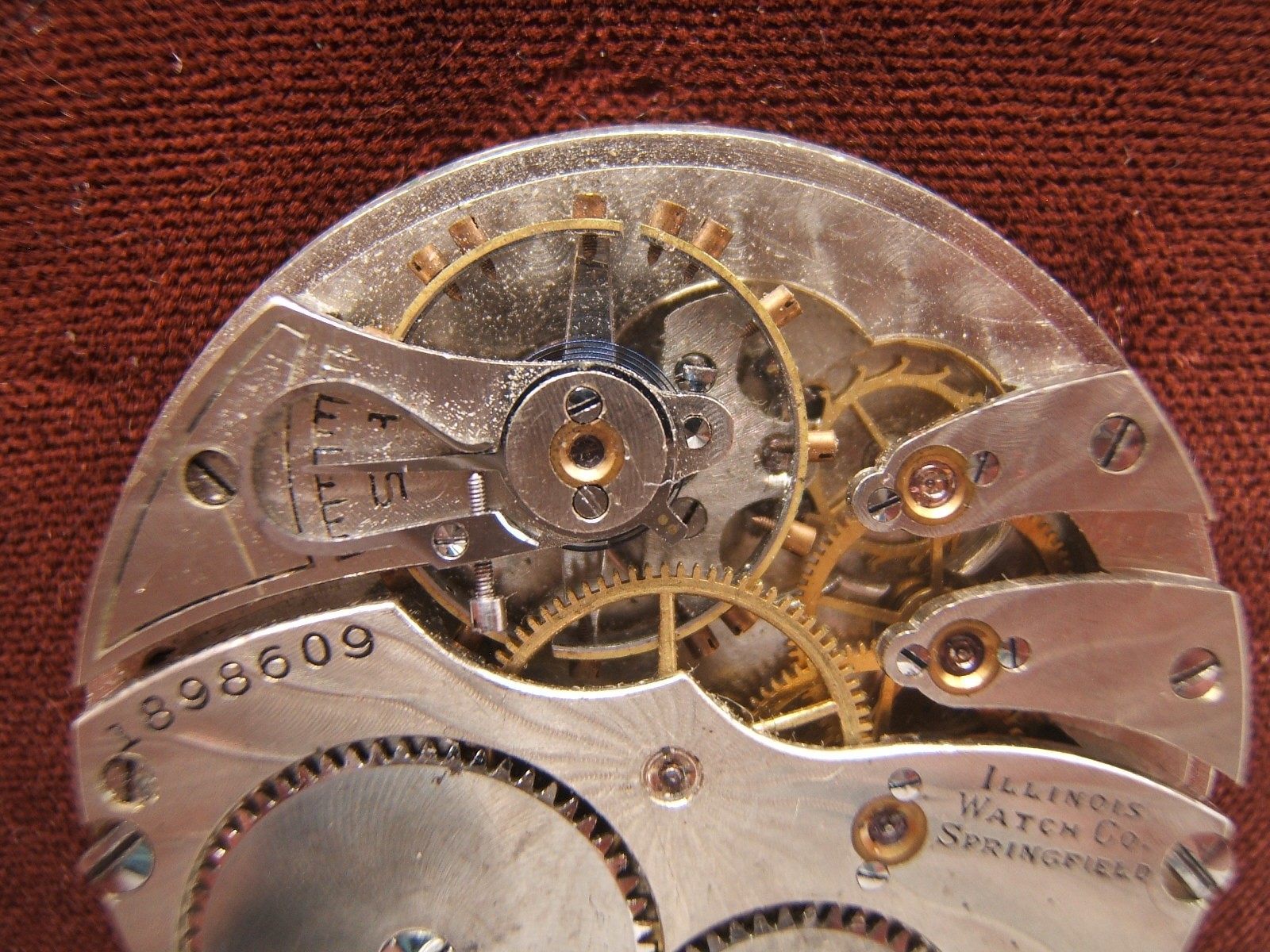 FA HENNINGER POCKET WATCH MOVEMENT & DIAL ILLINOIS WATCH CO 15J SIZE 12 AS IS