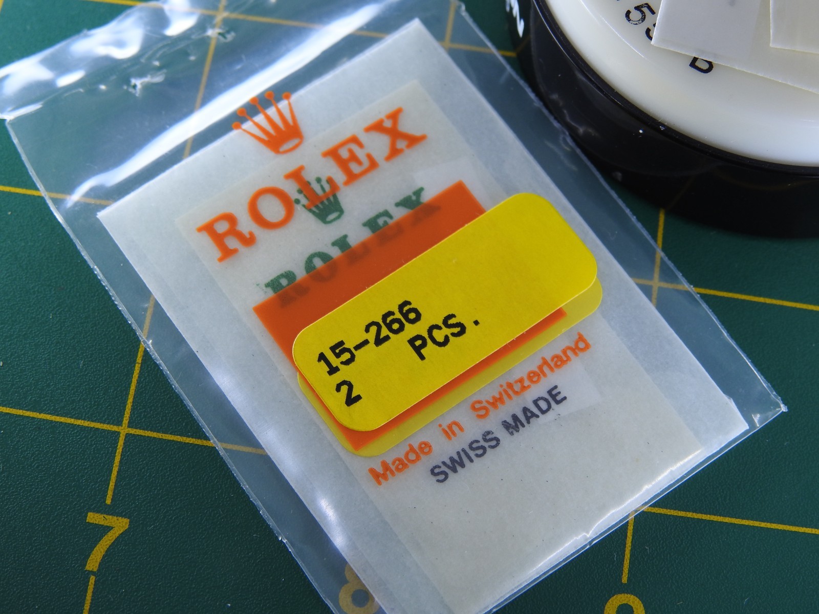 Two Rolex Made White Gold Second 15-266 White Gold with 1 Hour and 1 Minute Hand