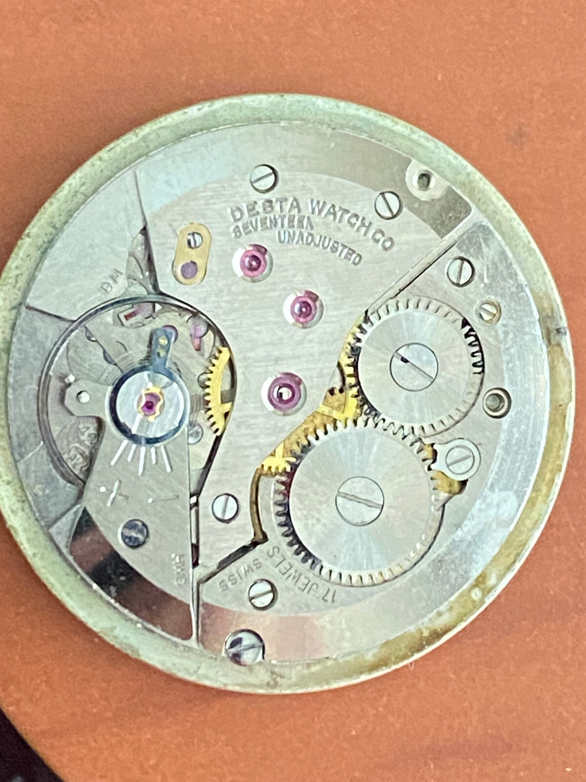 VINTAGE MEN’S DESTA WRIST WATCH MOVEMENT, CAL. AV 4200, KEEPING TIME, 17 JEWEL