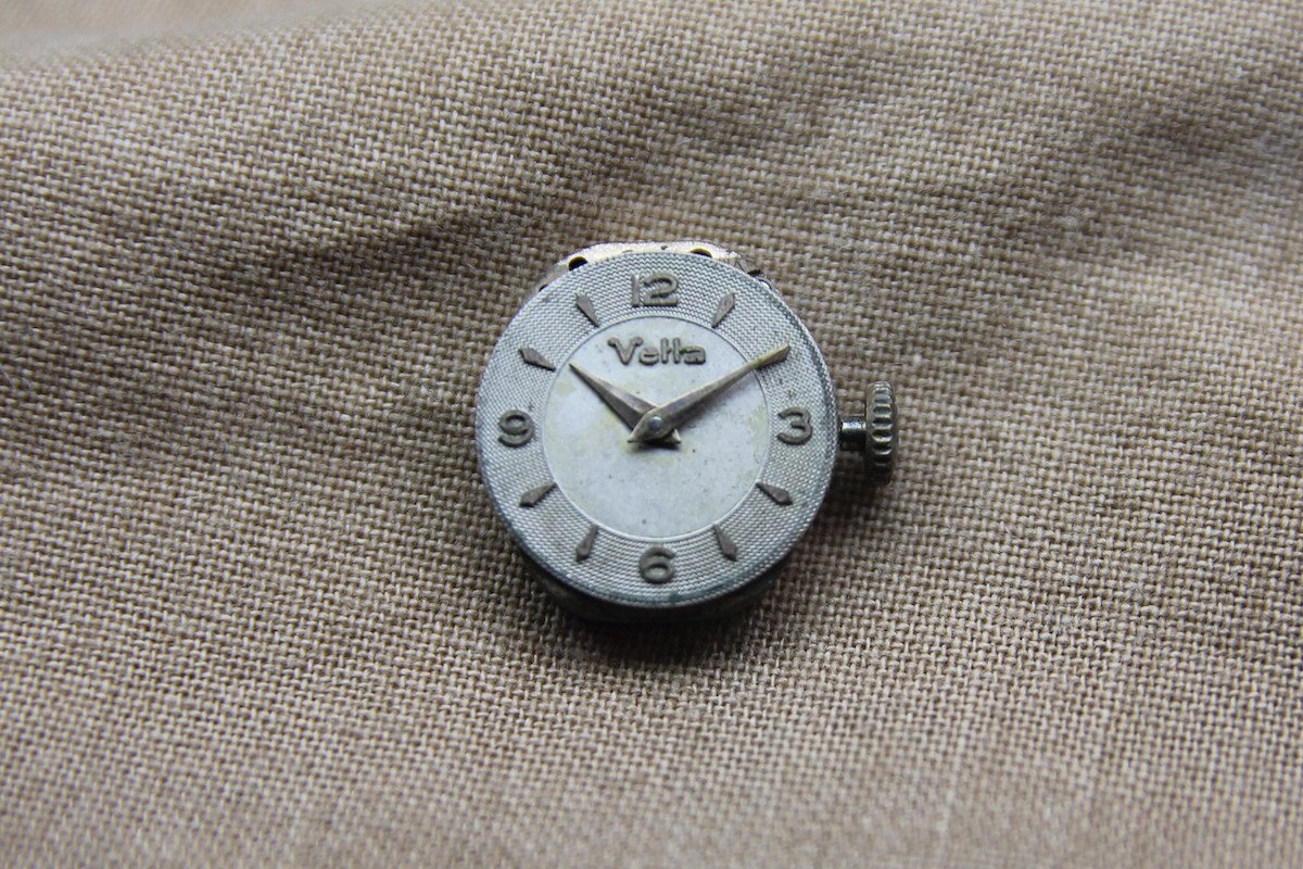 TOP – Vintage Movement and Dial