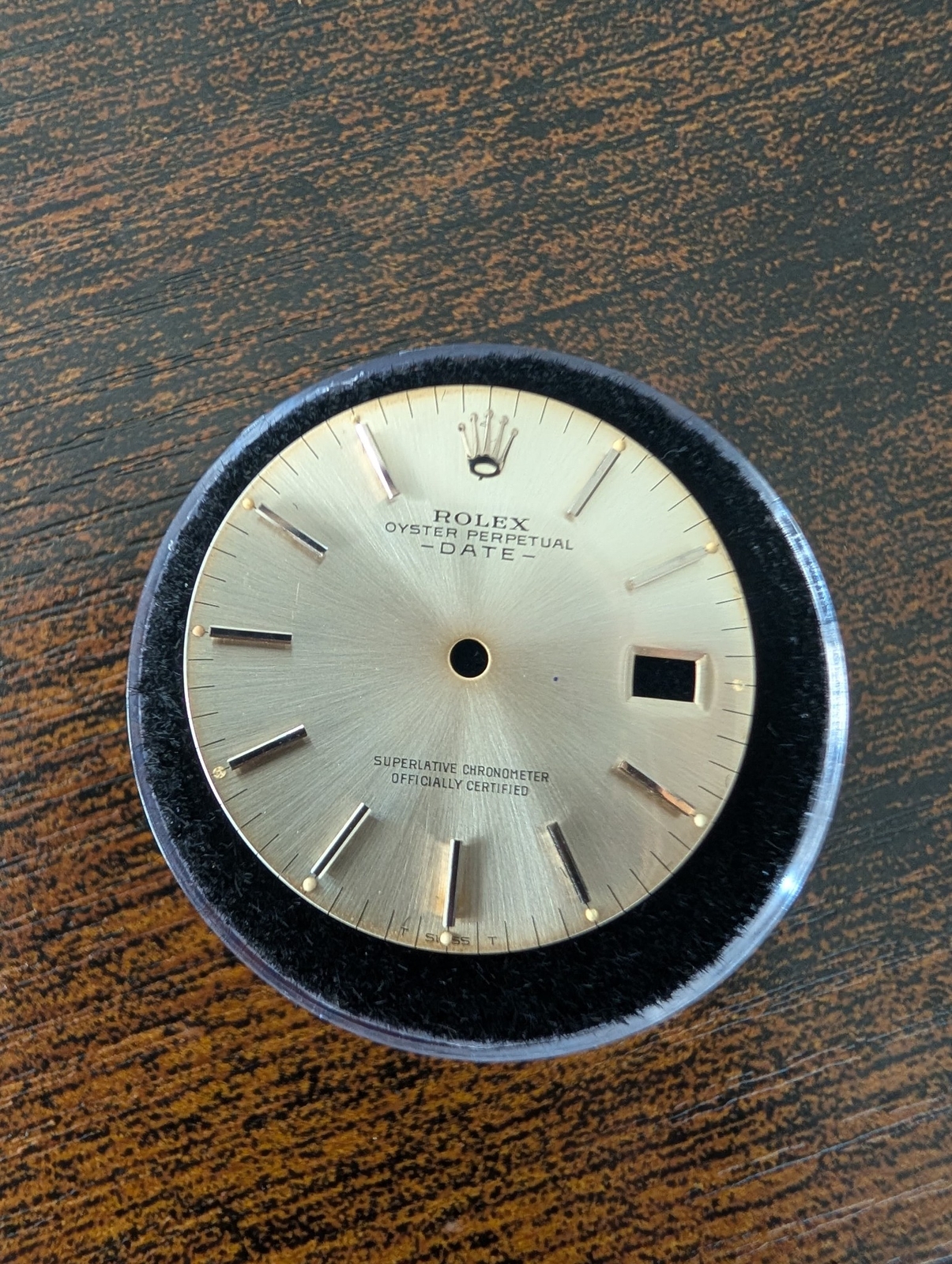 ROLEX OYSTER PERPETUAL DATE 34MM NON-QUICK DIAL – FAIR CONDITION 1500/1501
