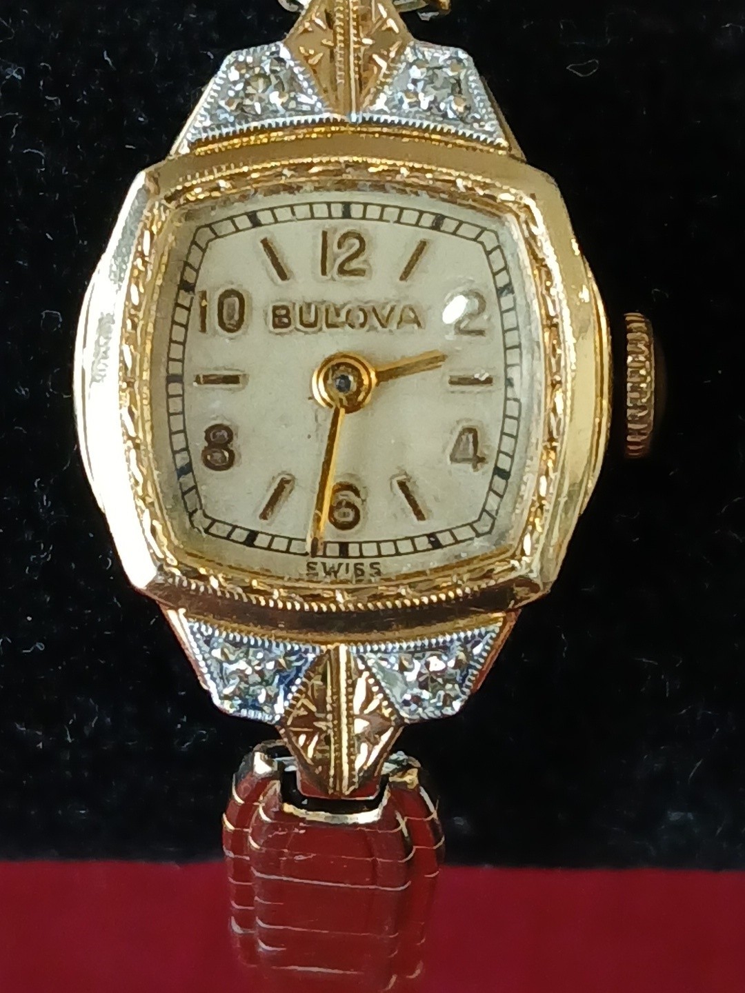 Vintage 1930s Beutiful BULOVA, Swiss 6 AM Movement Gold Plate.