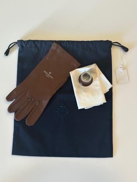 “PATEK PHILLIPPE” WOODEN LOUPE-GLOVE-NAVY BAG & STAMPED CLOTH “Price reduction!”
