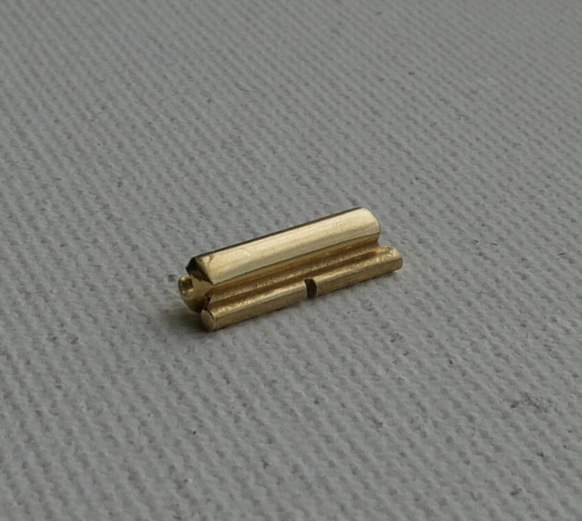 18K YELLOW GOLD PIAGET POLO HALF LINK