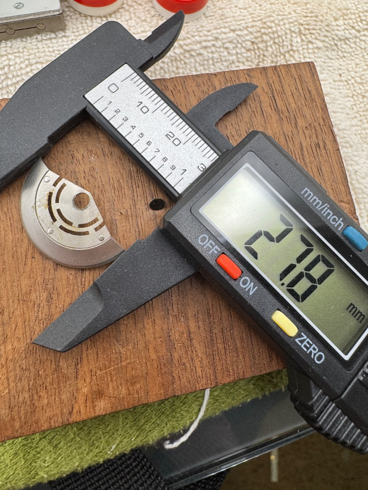 original Rolex used 1560 570 ROTOR 27.8mm diameter