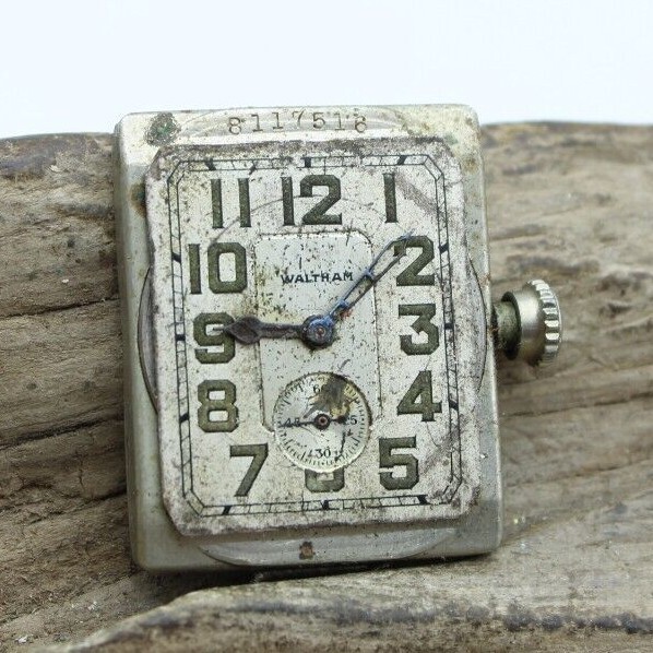 Vintage Waltham 465 Military Wristwatch Movement Military Parts / Repair (F3K)