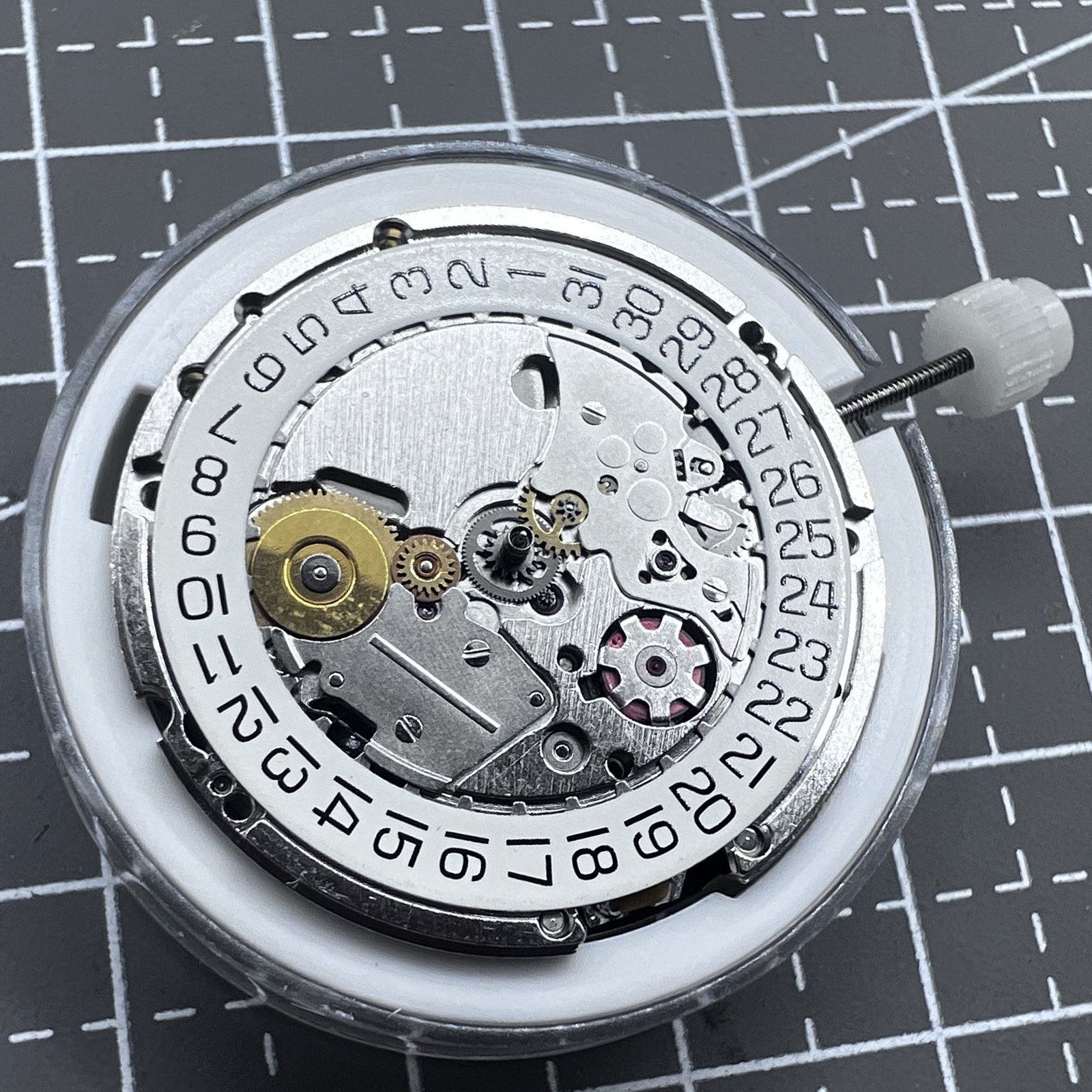 Swiss ETA 205.111 Artificial Kinetic Energy Watch Movement Silver Original
