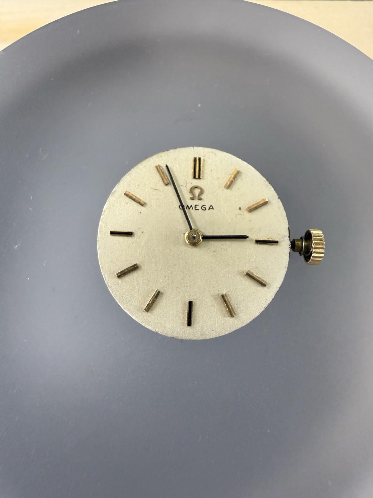 Omega Cal. 620 17 Jewel Manual Wind Movement with Dial Hands & Crown — Untested