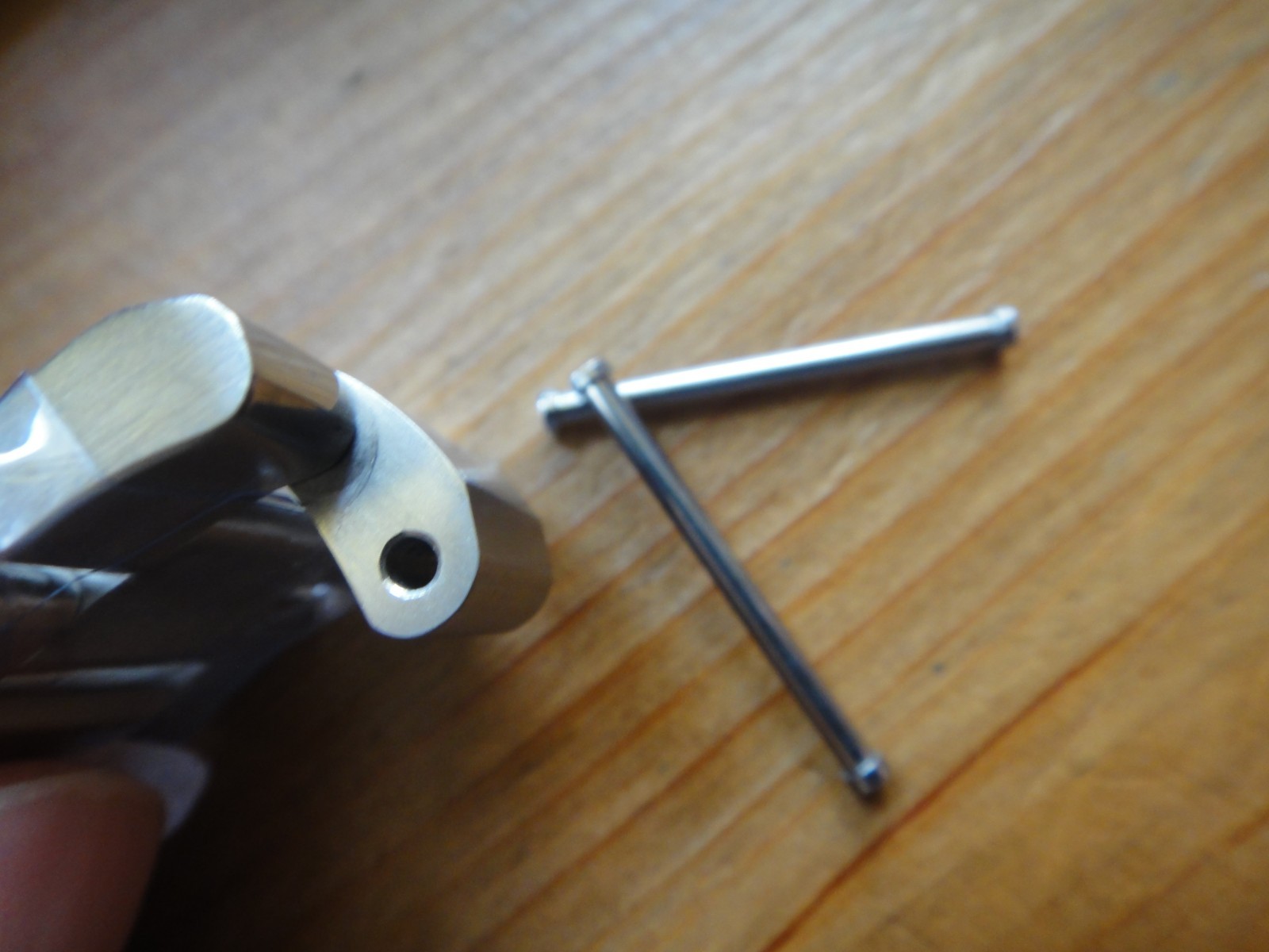 A Pair ORIS screw and bar pin Titanium 82675 Aquis 46mm 743-7664 small sec date