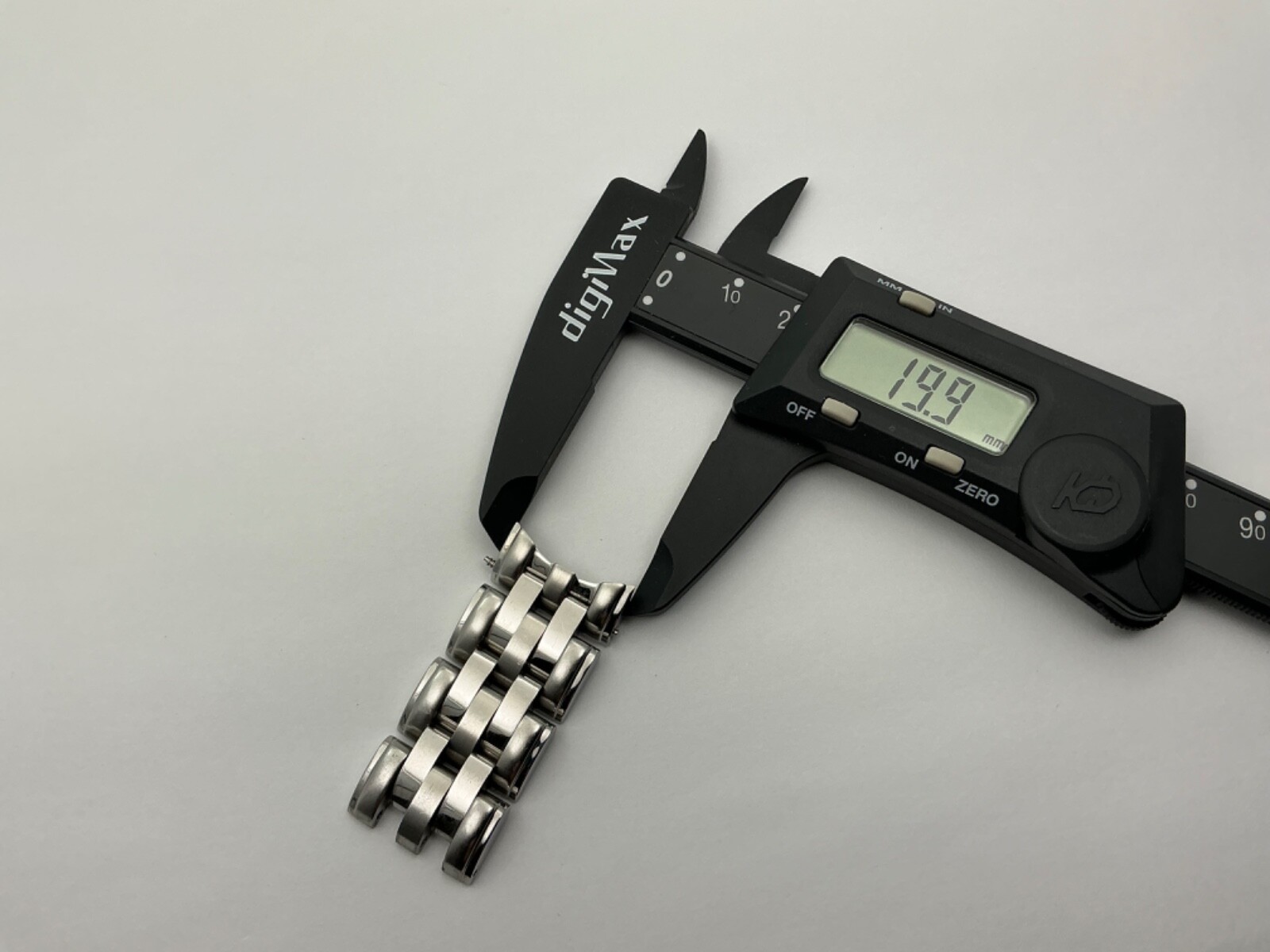 Men’s Citizen E870-S015278 Stainless Steel CONTINUOUS Partial Band