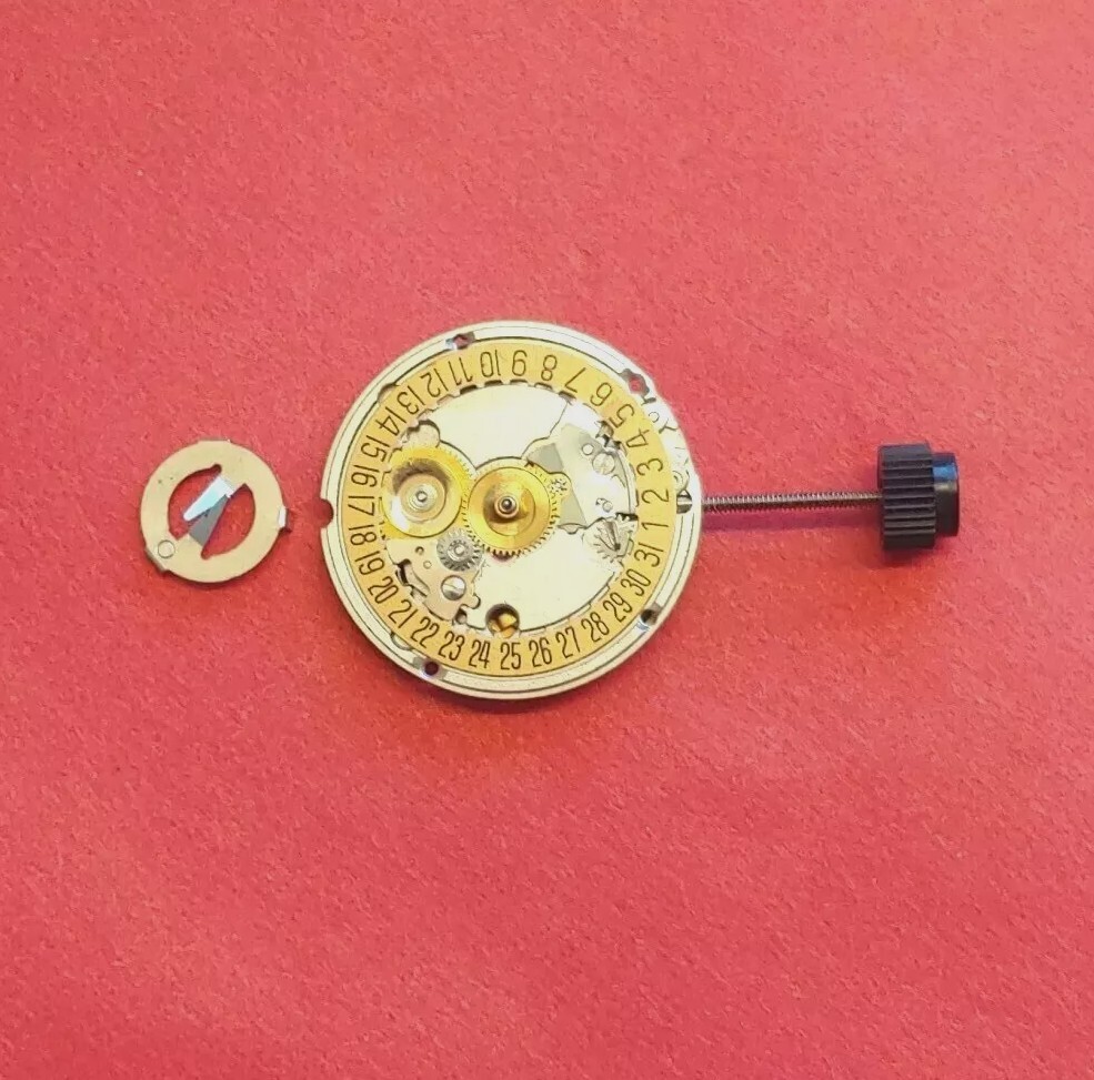 ETA 956.114 Date @6 Gucci NOS 7.75″‘ Movement. Sets, Runs, Keeping Time 24 Hours