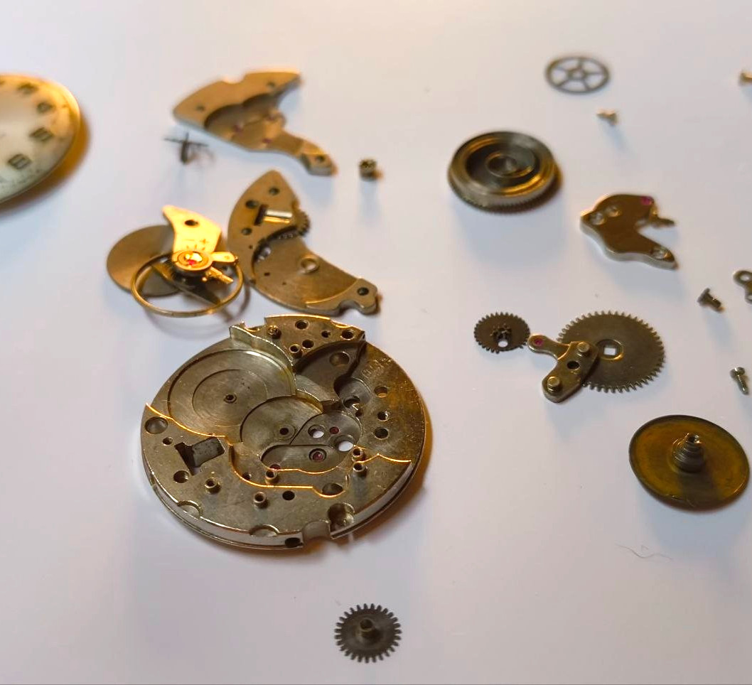 FHF ST 96-4 Swiss Watch Movement Parts / Vintage 17 Jewels Caliber