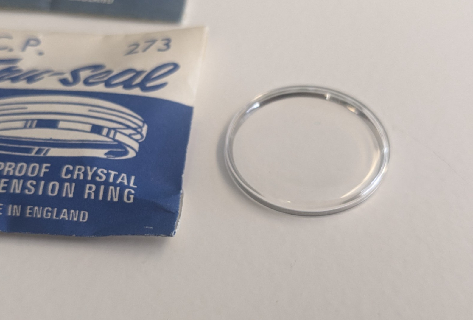 Tension Ring Crystals Tru seal Gilt + Chrome Made in England Lot of 25 pieces