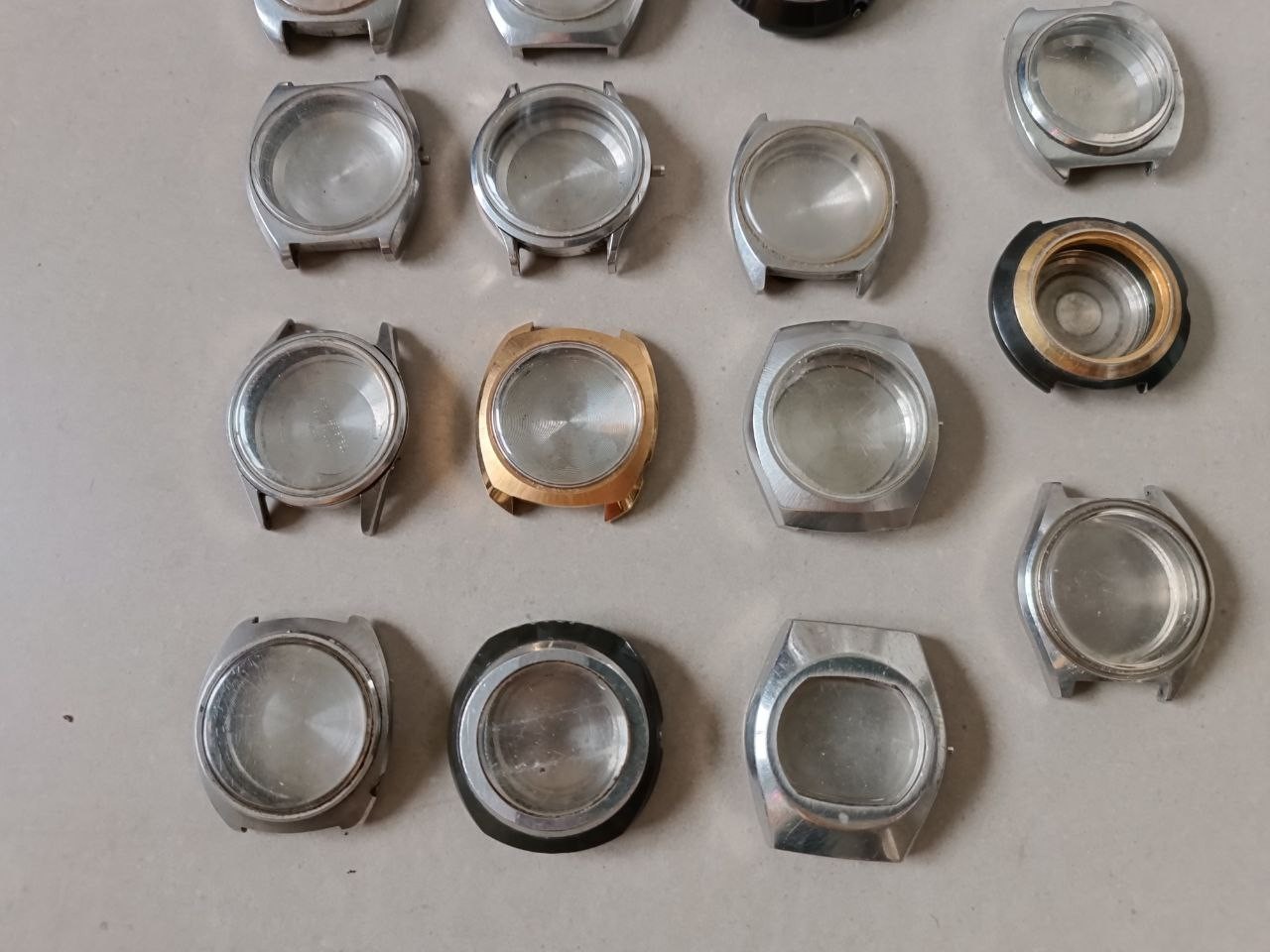 BIG LOT OF 15 JAPANESE AUTOMATIC CITIZEN & SEIKO CASES FOR PROJECT / REPLACEMENT