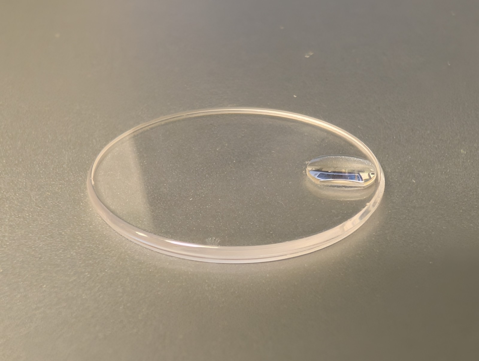 Genuine Rolex 25-246c Midsize Sapphire Crystal pre-owned, 25.3mm diameter Loupe