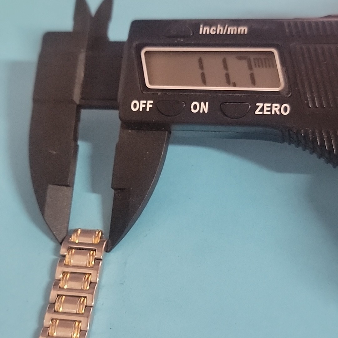 Partial Band Links For Gucci 9000L Two Tone This is 1 Piece Can’t Be Separated.