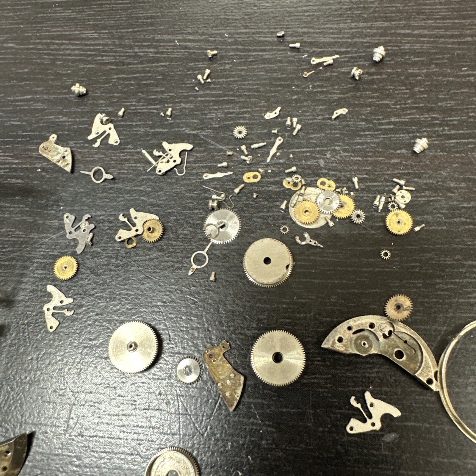 Vintage Bulova 1945 10BA 17 jewel wrist watch movement For Parts And Repairs